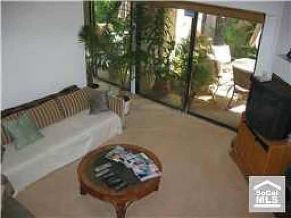 LIVING ROOM FLOORPLAN