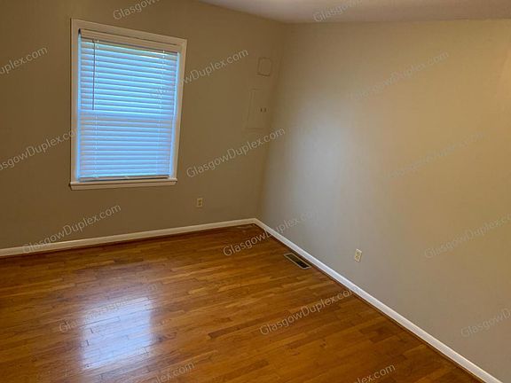3rd image of 105 Wedgewood Dr