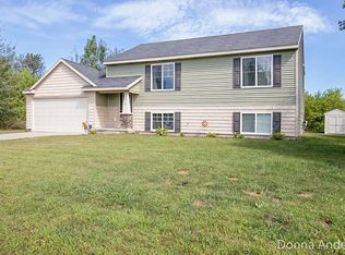 717 W Harmony Dr, Sparta, MI 49345
