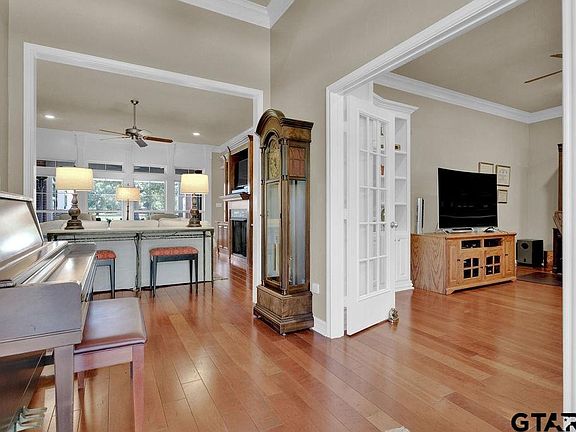 3rd image of 233 Winged Foot Dr
