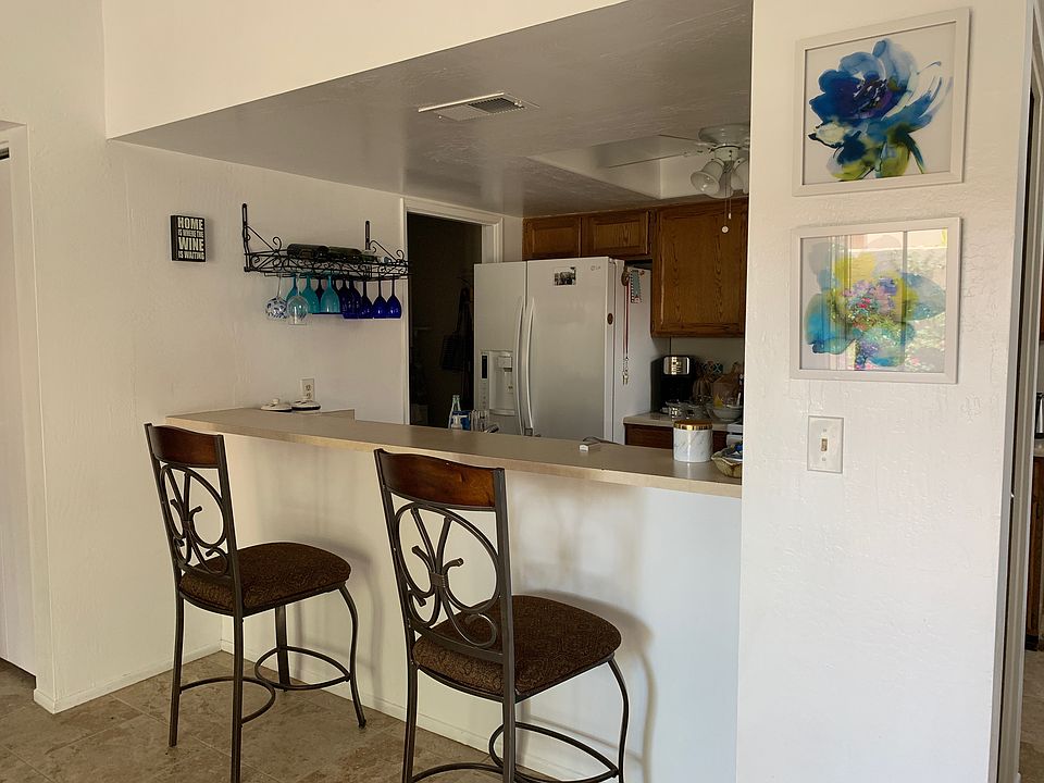 Breakfast bar, wine rack