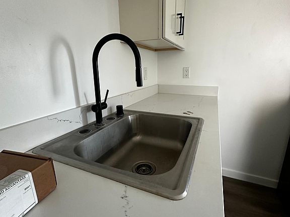 4th image of 1616 Park Ave #14