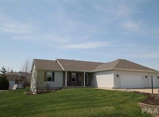 111 Bittersweet Ave, Metamora, IL 61548