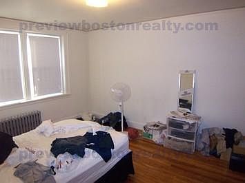 2nd image of 2045 Commonwealth Ave #Cmv31
