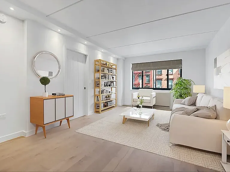 10 Rutgers St #4L — Photo 1
