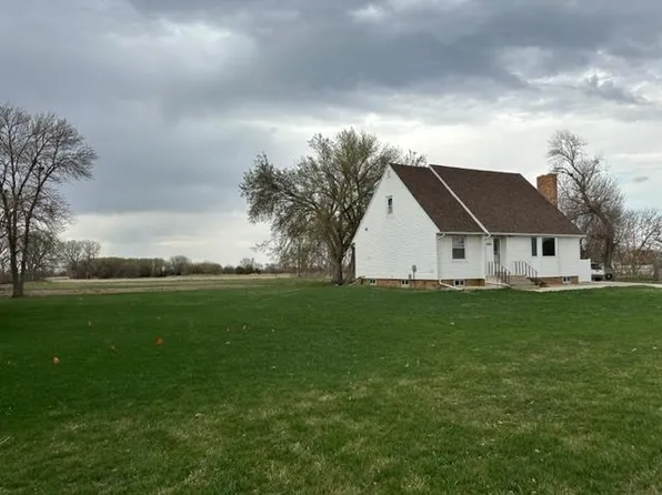 1002 High St, Rockwell City, IA 50579