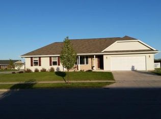 2477 Ballyvaughan Rd, De Pere, WI 54115