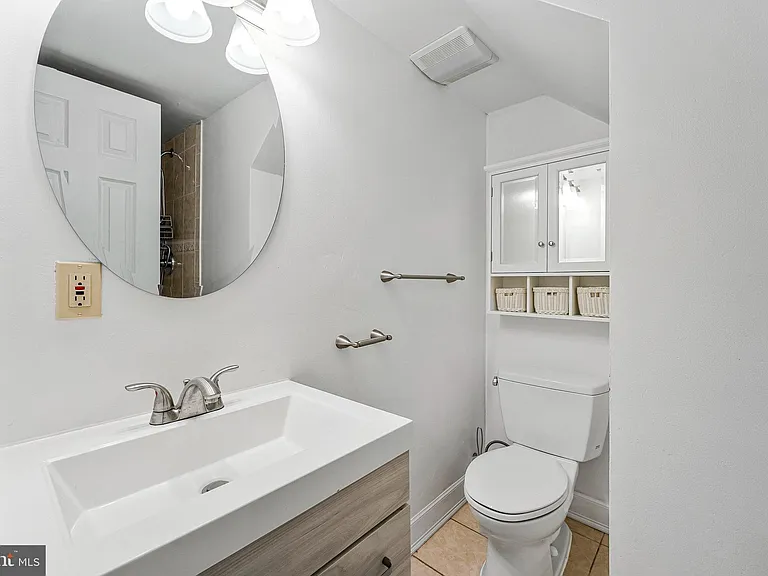 14707 Bentley Sq — Photo 7