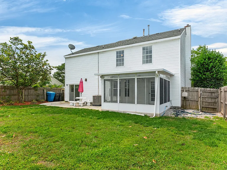3200 Vermeer Dr #8 — Photo 40