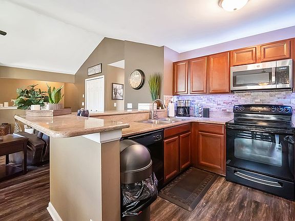 4th image of 16094 Morningside