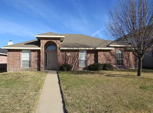 451 Maplegrove Dr, Cedar Hill, TX 75104
