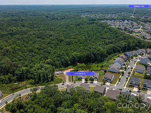 3rd image of 2705 Suffolk Pl