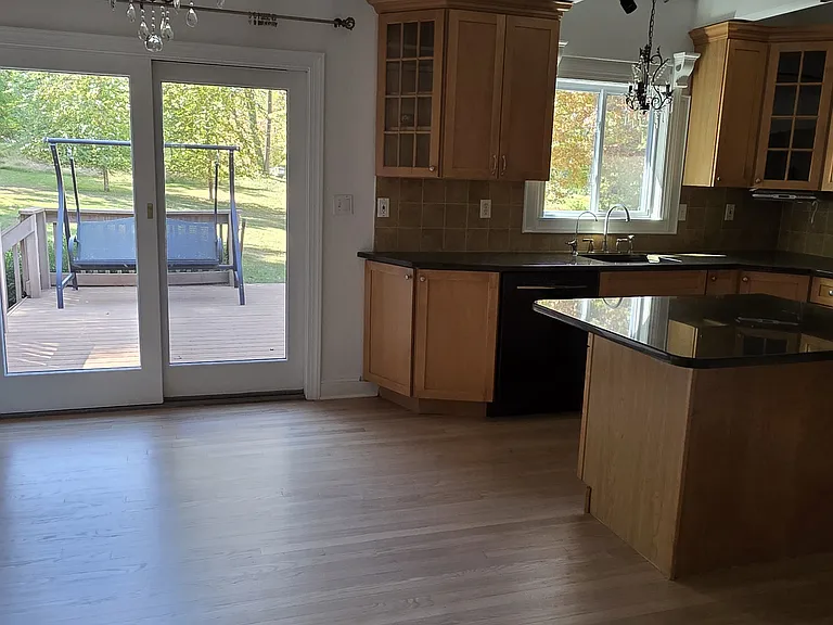 35 Wilson Ave — Photo 7