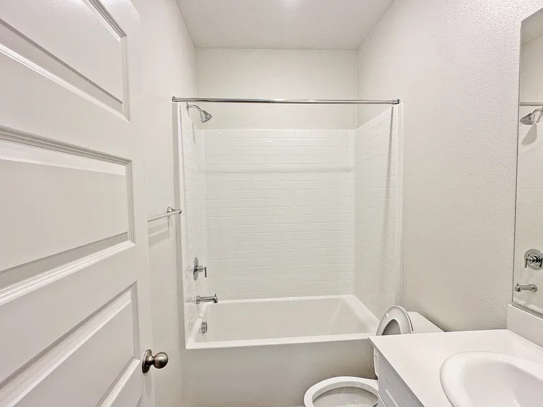 2711 Erebus Ct — Photo 9