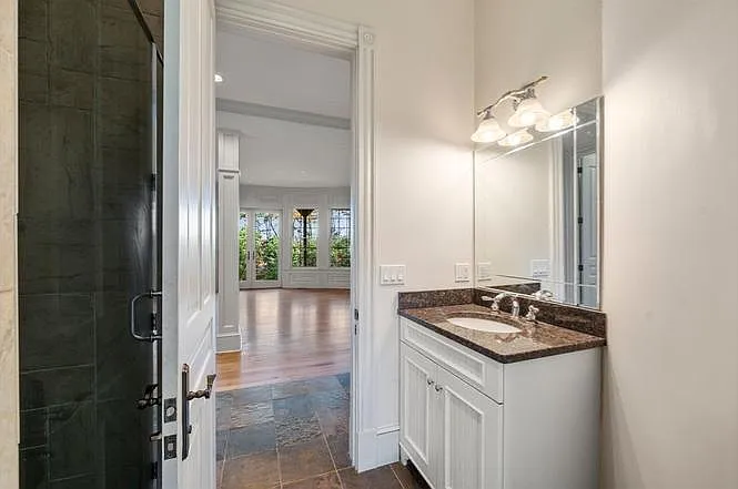 2 bed, 1500 sqft, $3,000 — Photo 4
