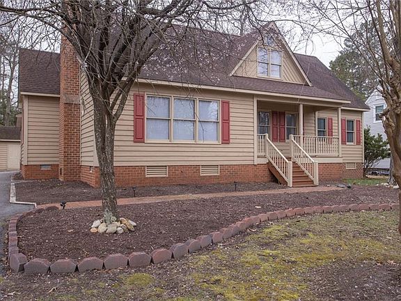 3rd image of 405 Derbycreek Ln