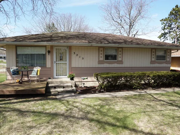 3215 Bavarian Ln, Rockford, IL 61109