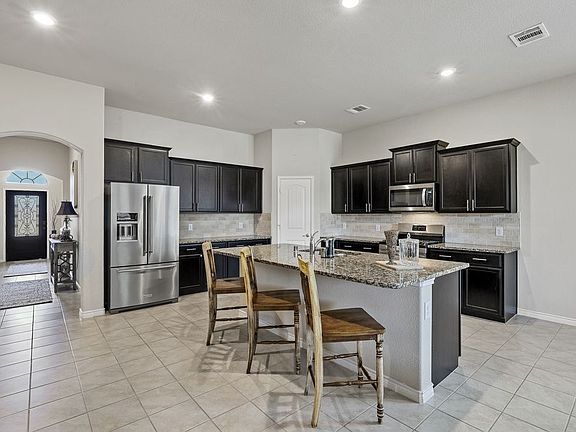 5th image of 928 Lake Sierra Way