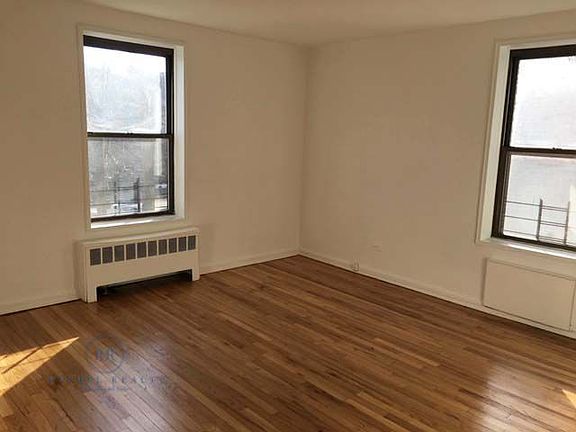 5th image of 3950 Blackstone Ave APT 1E