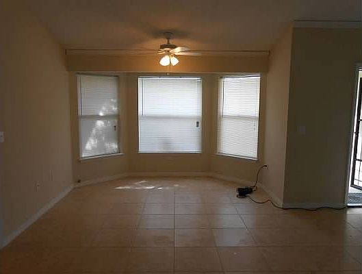 3rd image of 401 Basil Cir