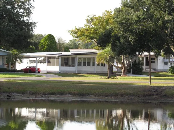 5543 Arrowhead Dr, Zephyrhills, FL 33542