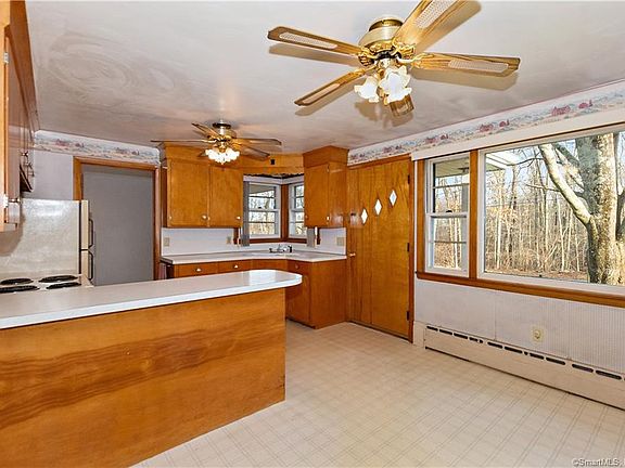 4th image of 119 Windham Rd