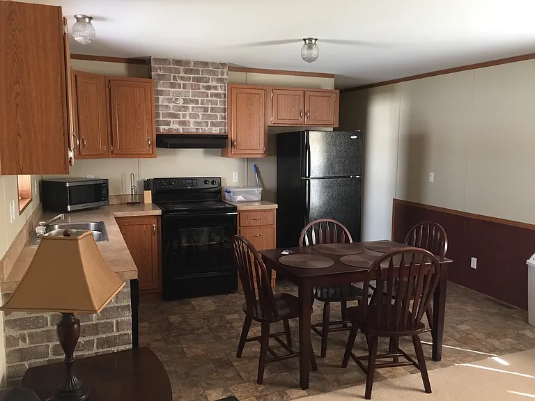 220 2nd St SW — Photo 3