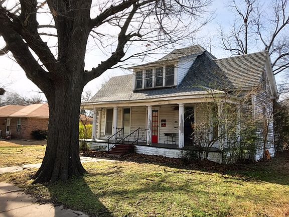 4th image of 721 Maple St