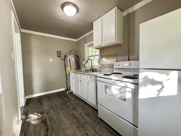 116 Grove St — Photo 12