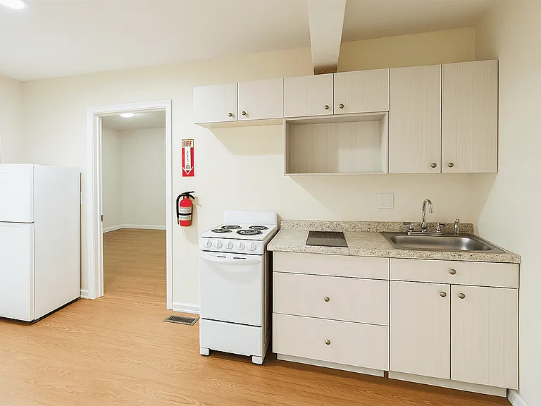 422 N Hamilton St #2 — Photo 3