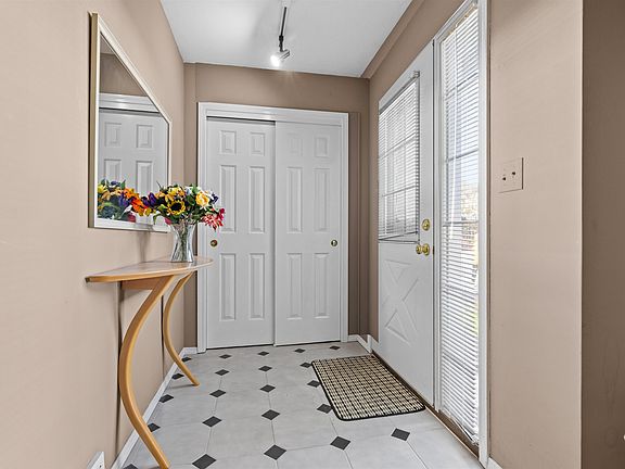 4th image of 4621 High Point Dr #6