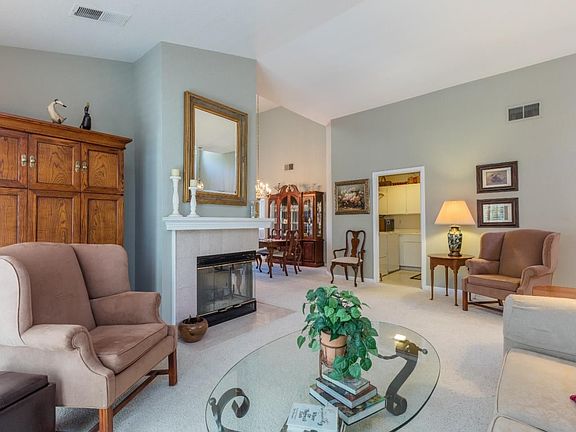 3rd image of 7849 Prestwick Cir