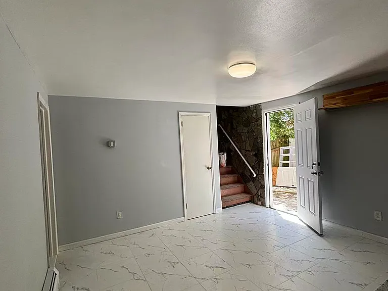 2823 Oswego St N — Photo 5