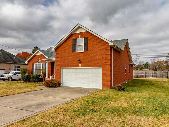 3rd image of 617 Glenties Dr