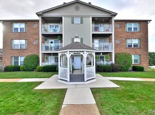 166 Samarra Estates Dr APT H, Fenton, MO 63026