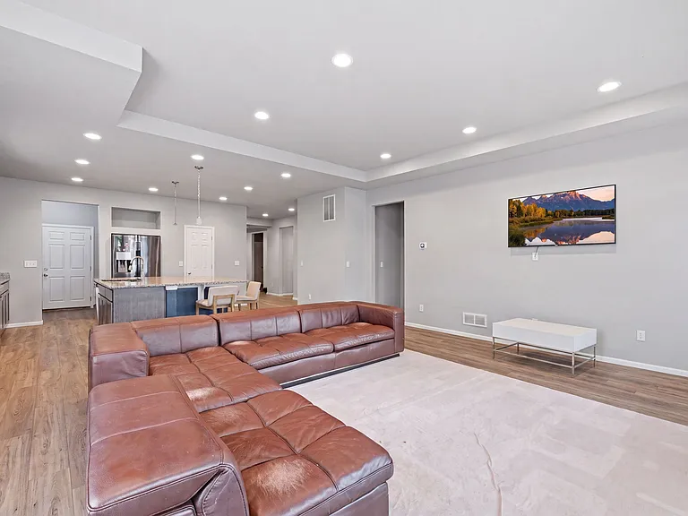 7202 Sedgerock Ln — Photo 8