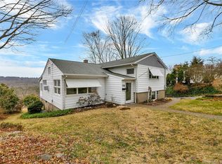 76 Calhoun Ave, Trumbull, CT 06611