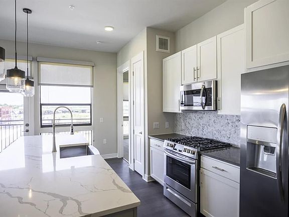 2nd image of 2770 N Summer St #395