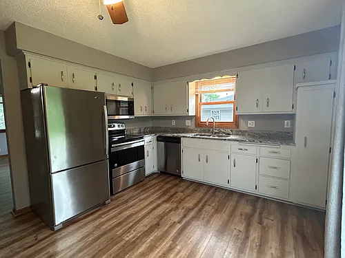 348 Belle Aire Dr Photo 1