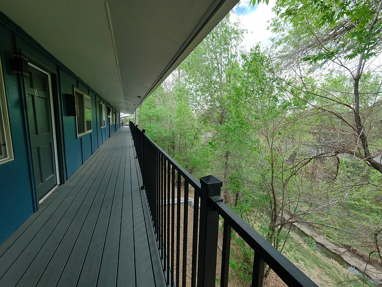 Lamar — Photo 14