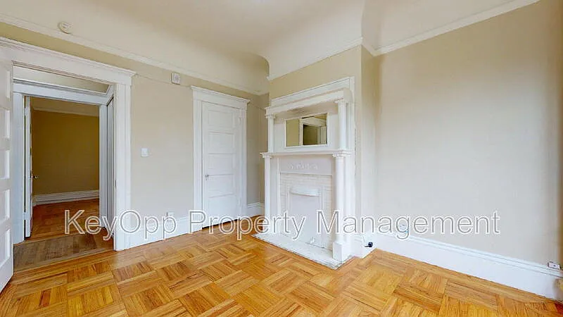 2 bed, 1.0 bath, 821 sqft, $5,500 — Photo 3