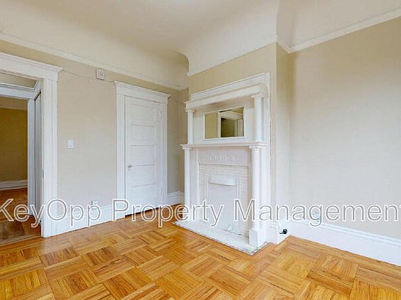 3rd image of 1112 Lake St