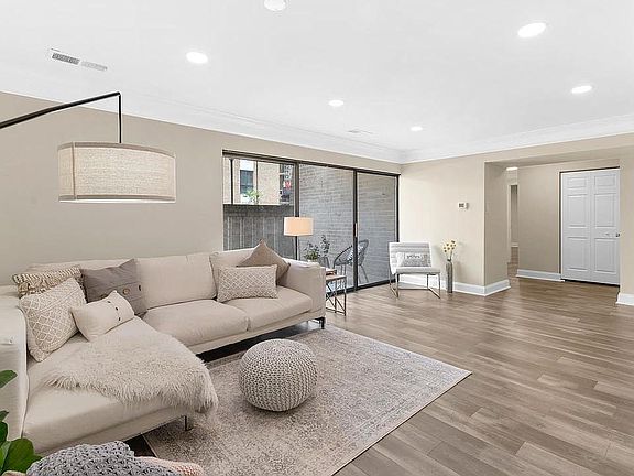 3rd image of 16 Monroe St APT 102