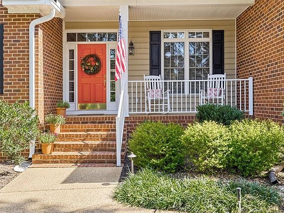 3rd image of 12119 Whitley Manor Dr