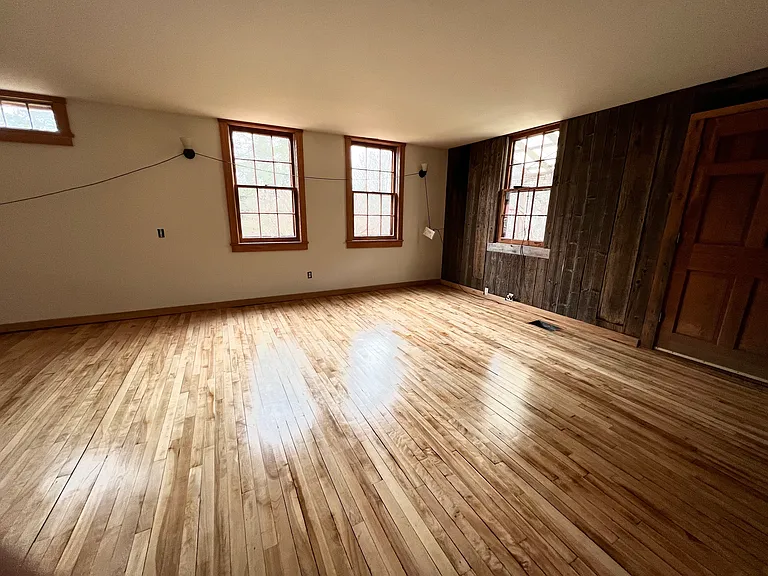 1904 W Hill Rd — Photo 11