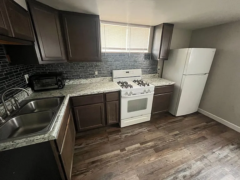 2613 W Wardcliffe Dr — Photo 5