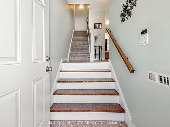 3rd image of 52 Adelaide St #31