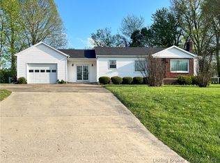 1207 E Hackberry St, Salem, IN 47167