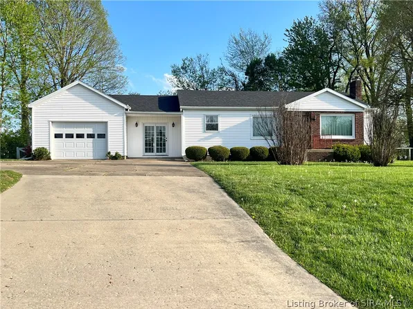 1207 E Hackberry Street, Salem, IN 47167