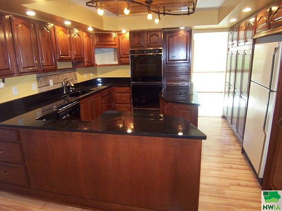 5th image of 404 Idlewood Ct